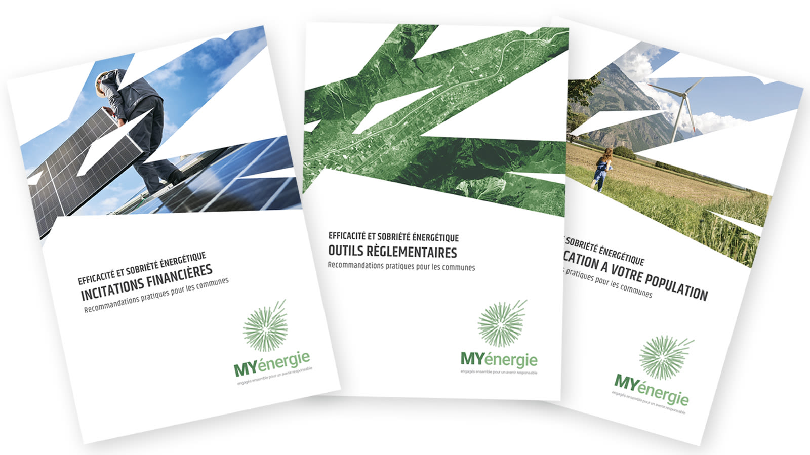 Trois brochures MYénergie côte à côte, avec des photos de panneaux solaires, d’une vue aérienne et d’une éolienne.