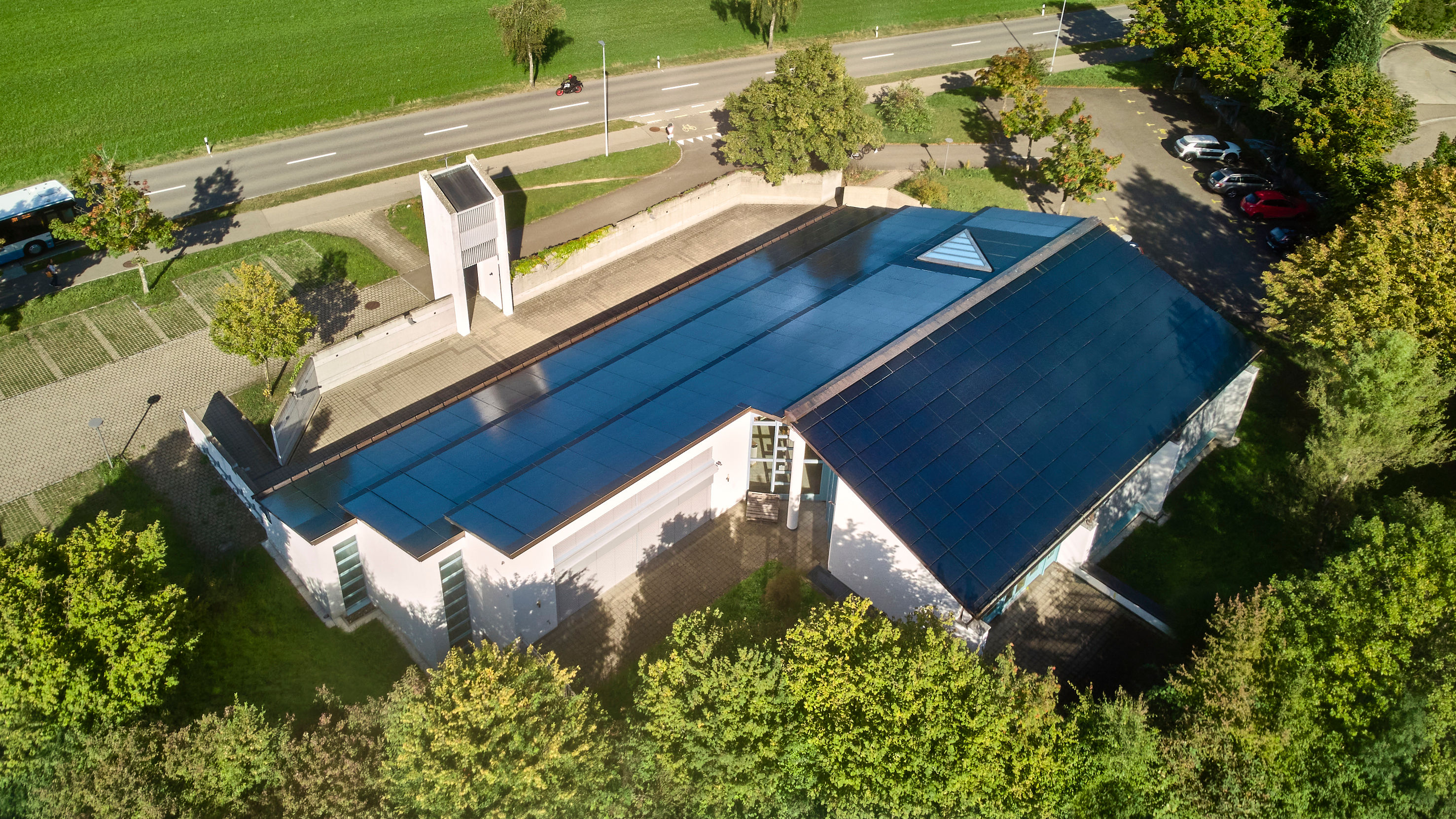 Capteurs hybrides photovoltaïques et solaires thermiques de l'église d'Ebmatingen