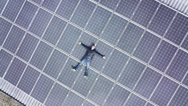 Batteries solaires: les six (6) questions les plus fréquentes