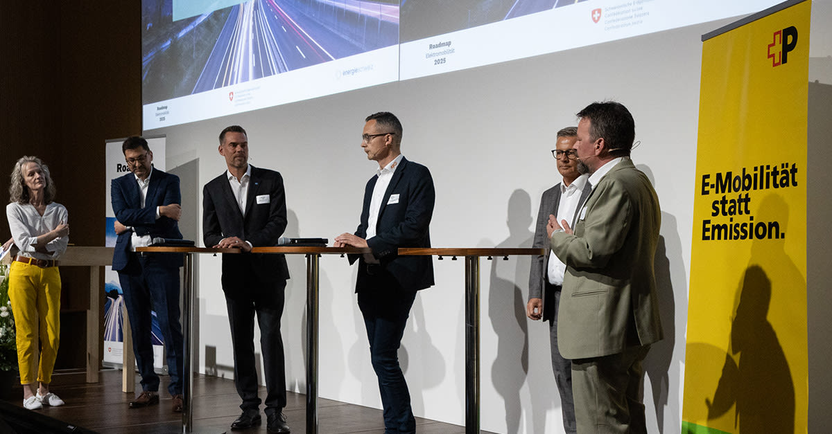 Podiumsdiskussion an der Plattformversammlung zur Verlängerung der Roadmap Elektromobilität