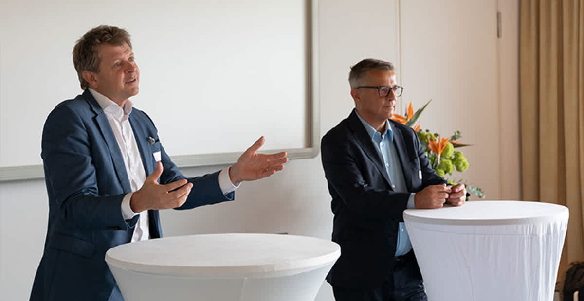 Table ronde sur la plateforme de la mobilité électrique