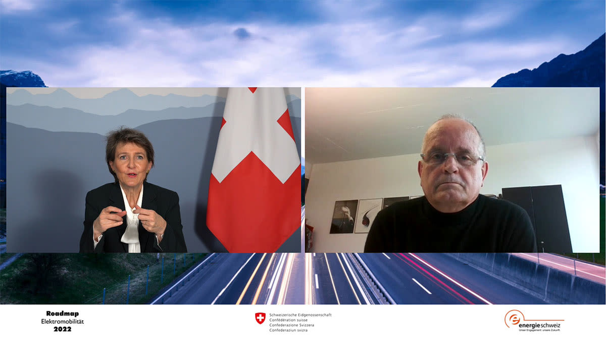 Bundesrätin Sommaruga an einer Pressekonferenz zur Roadmap Elektromobilität