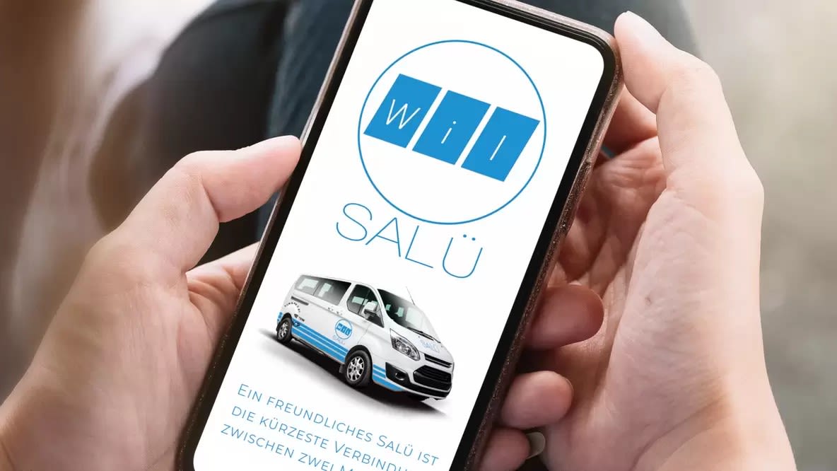 Smartphone qui affiche l'appli salü sur l'écran.