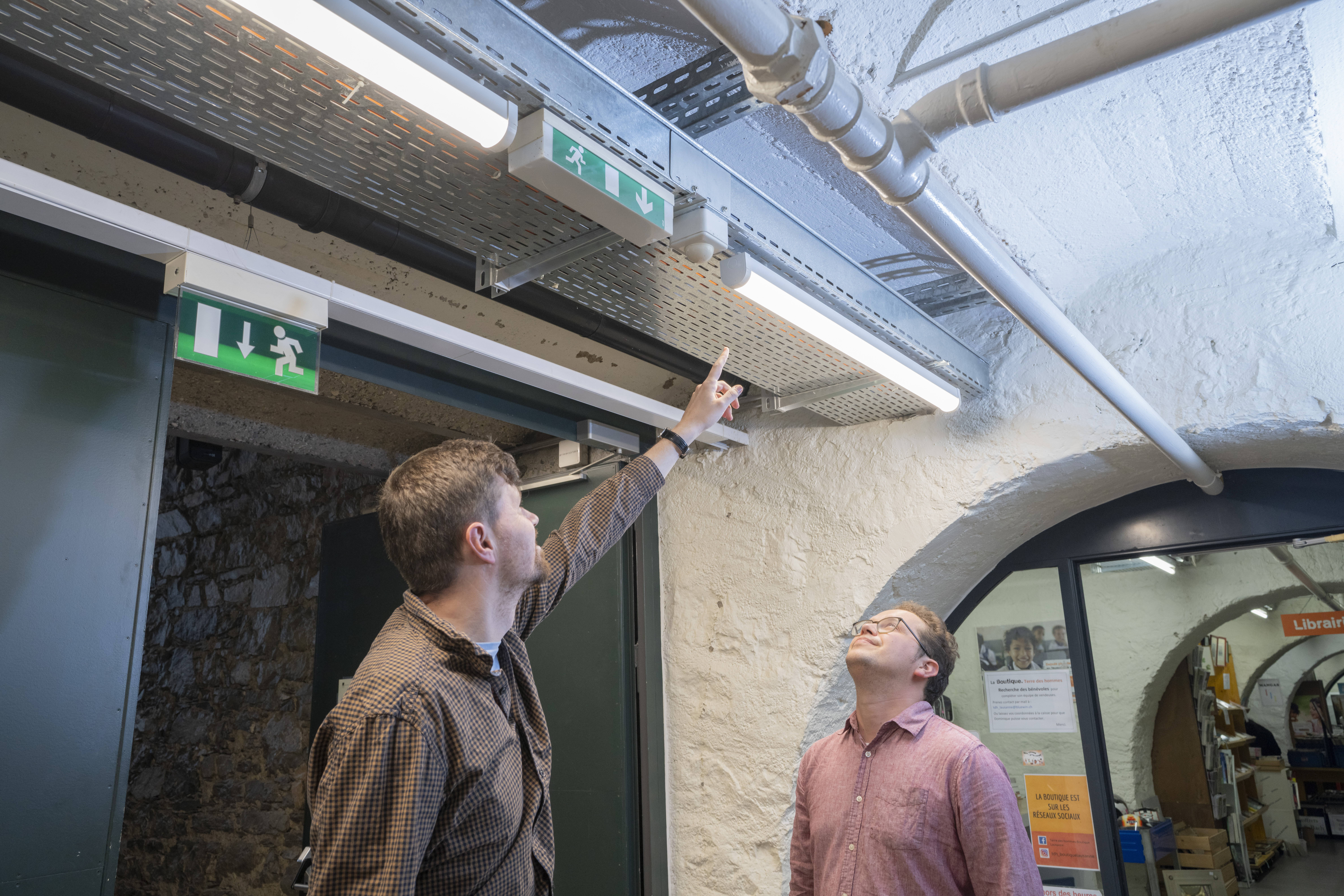 Negli spazi comuni degli edifici amministrati da Mobimo l’illuminazione è ormai interamente assicurata da LED pilotati da rilevatori di movimento.