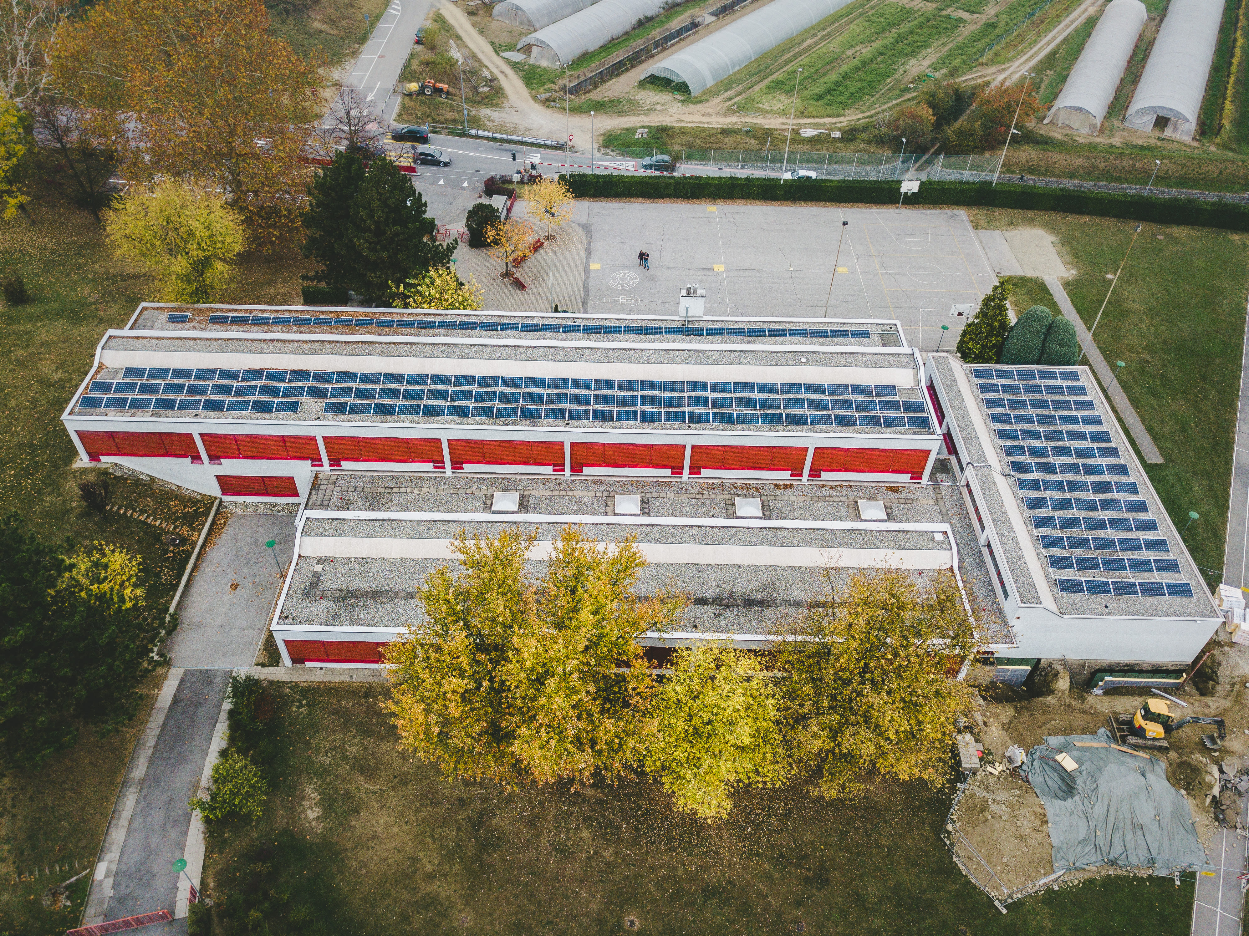 Vista aerea dell'edificio scolastico di Novazzano
