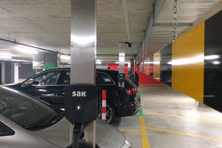 Aufbau Ladeinfrastruktur im öffentlichen Raum und bei Geschäftsimmobilien und für Mehrfamilienhäuser