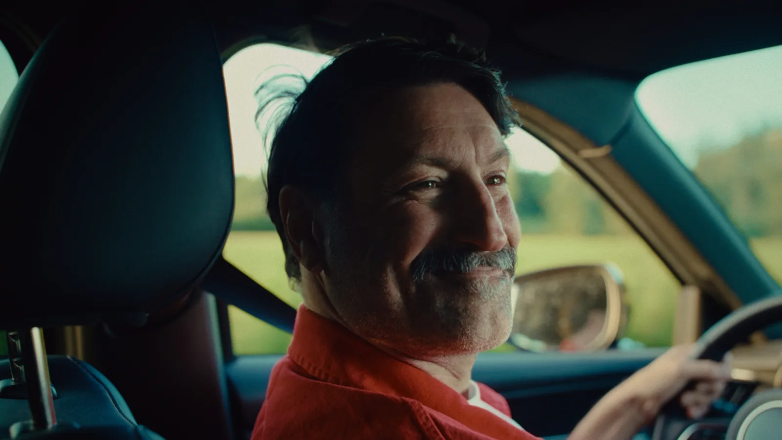 smirk scene tomtom - tom campaign