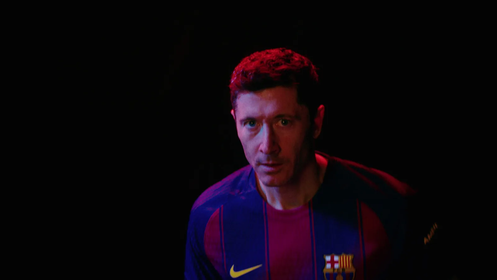 Robert Lewandowski FCB Taking Penalty - Ambilight TV