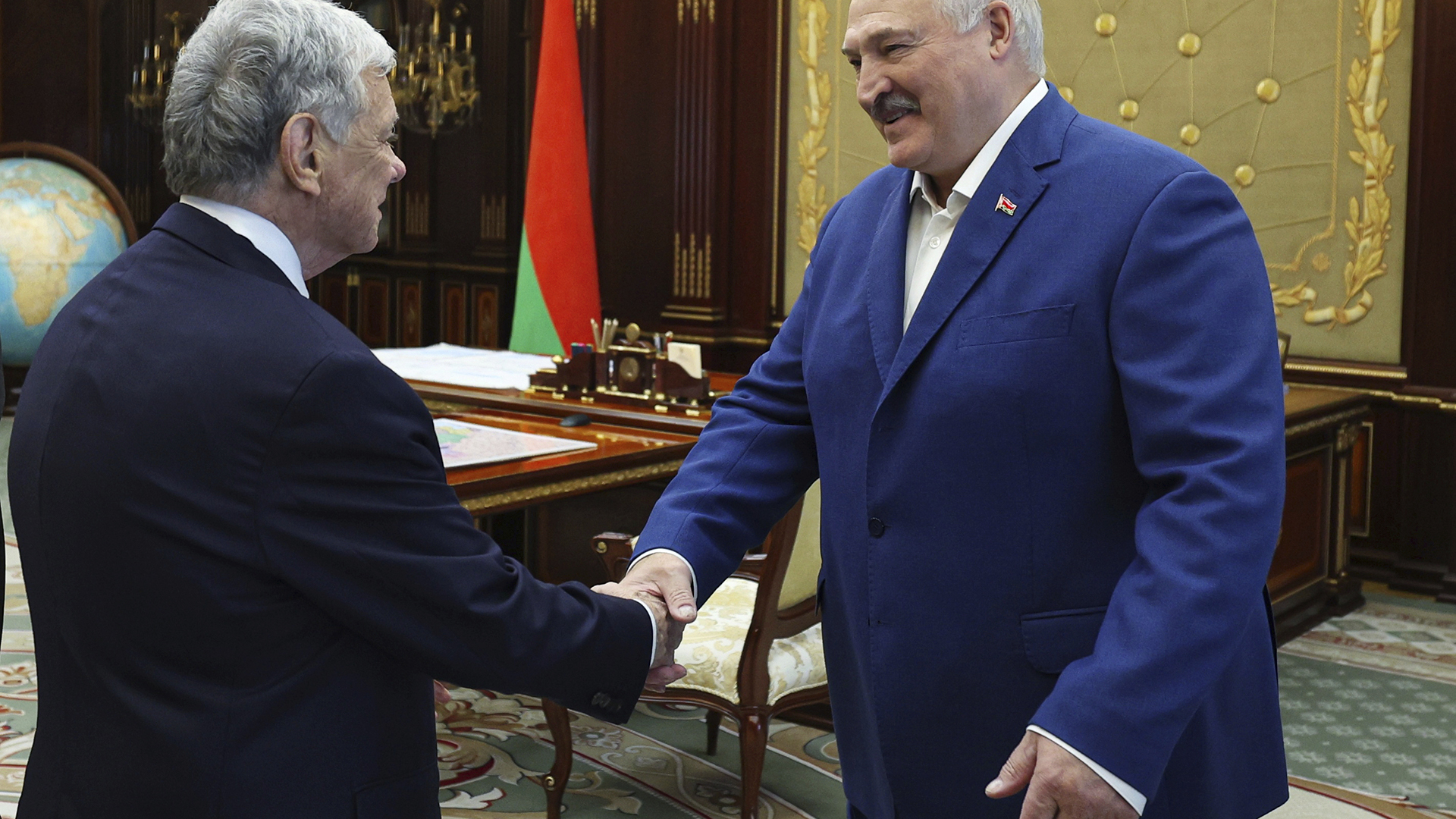 Trumps sändebud blidkade diktatorn – med fetmamedicin