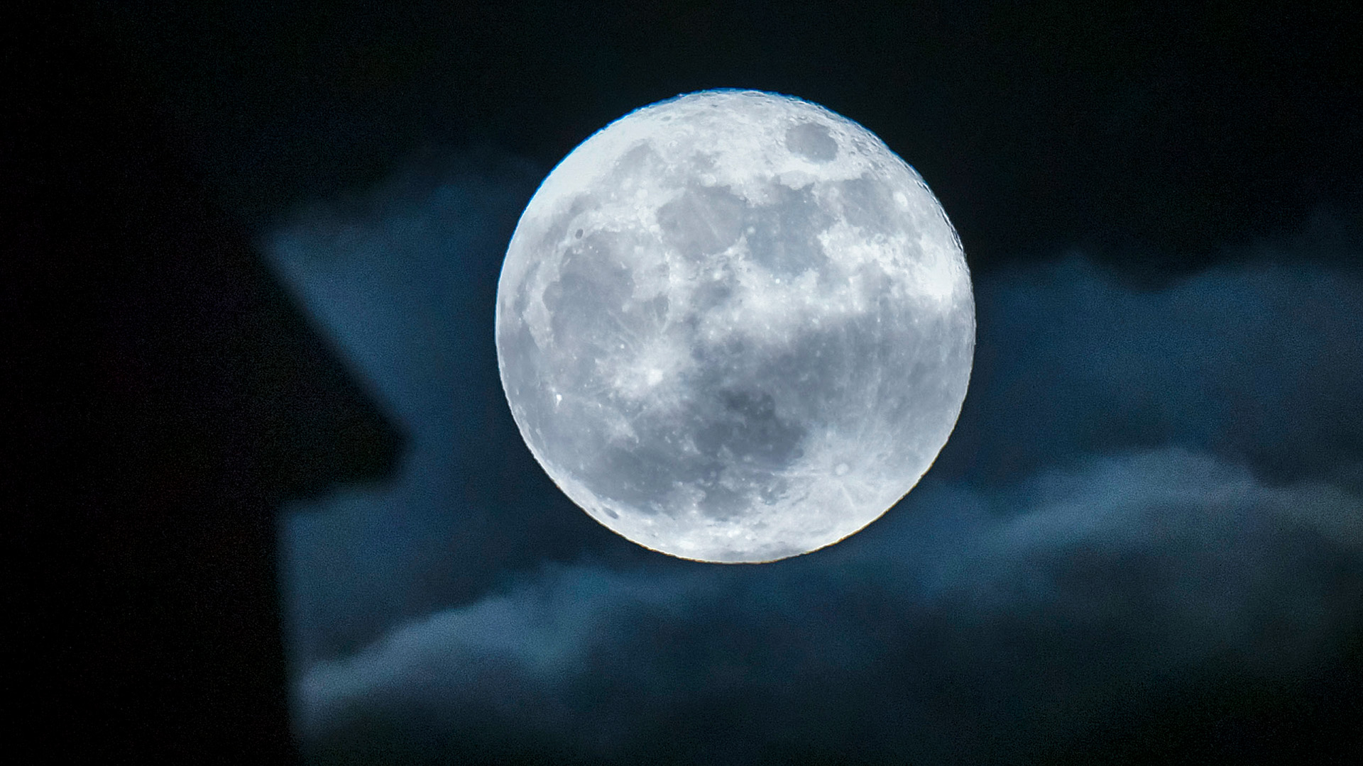 I kväll kan du se blå supermåne