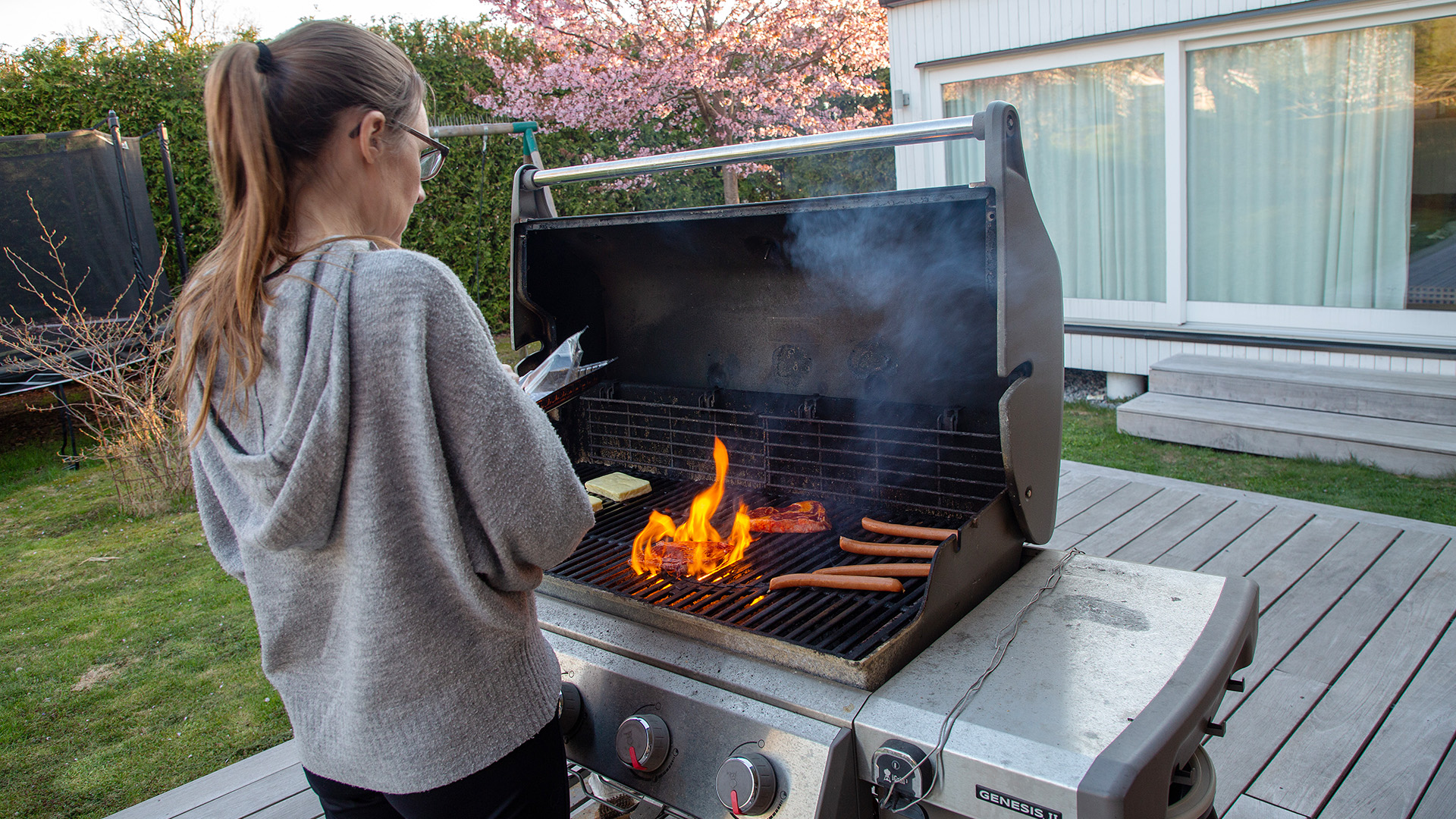 Så här undviker du brandfara när du grillar: Topp 5 experttips!