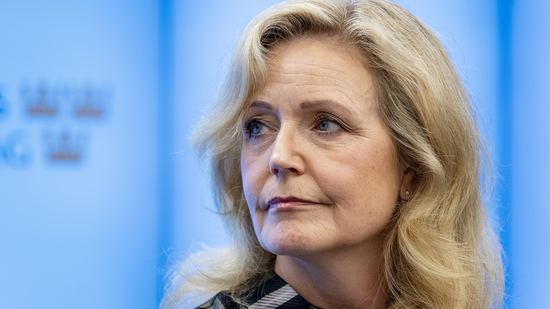 Flörtandet med S behöver bli en regelrätt relation