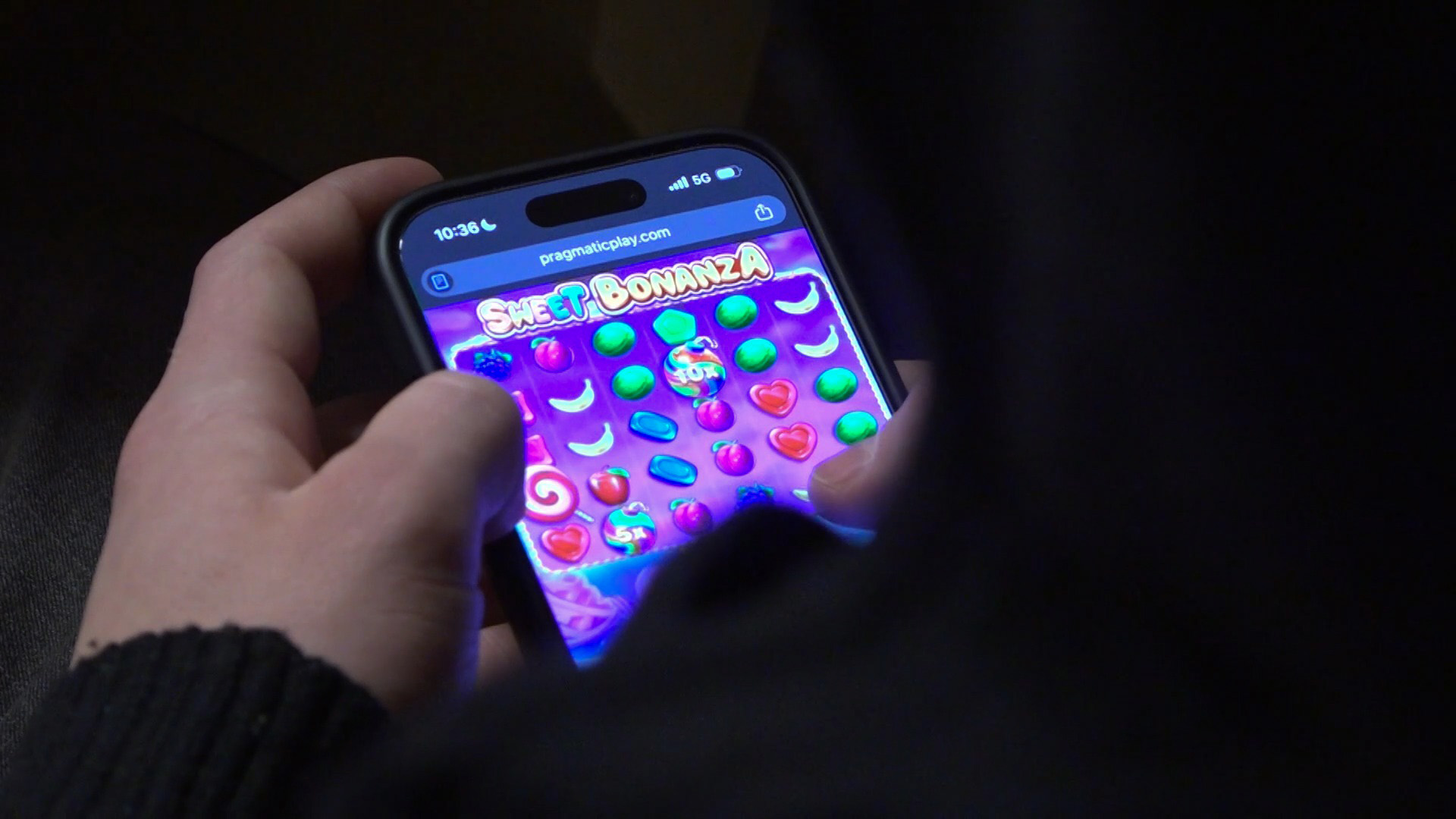 Allt yngre söker hjälp för gambling – nu utbildar kliniken elever