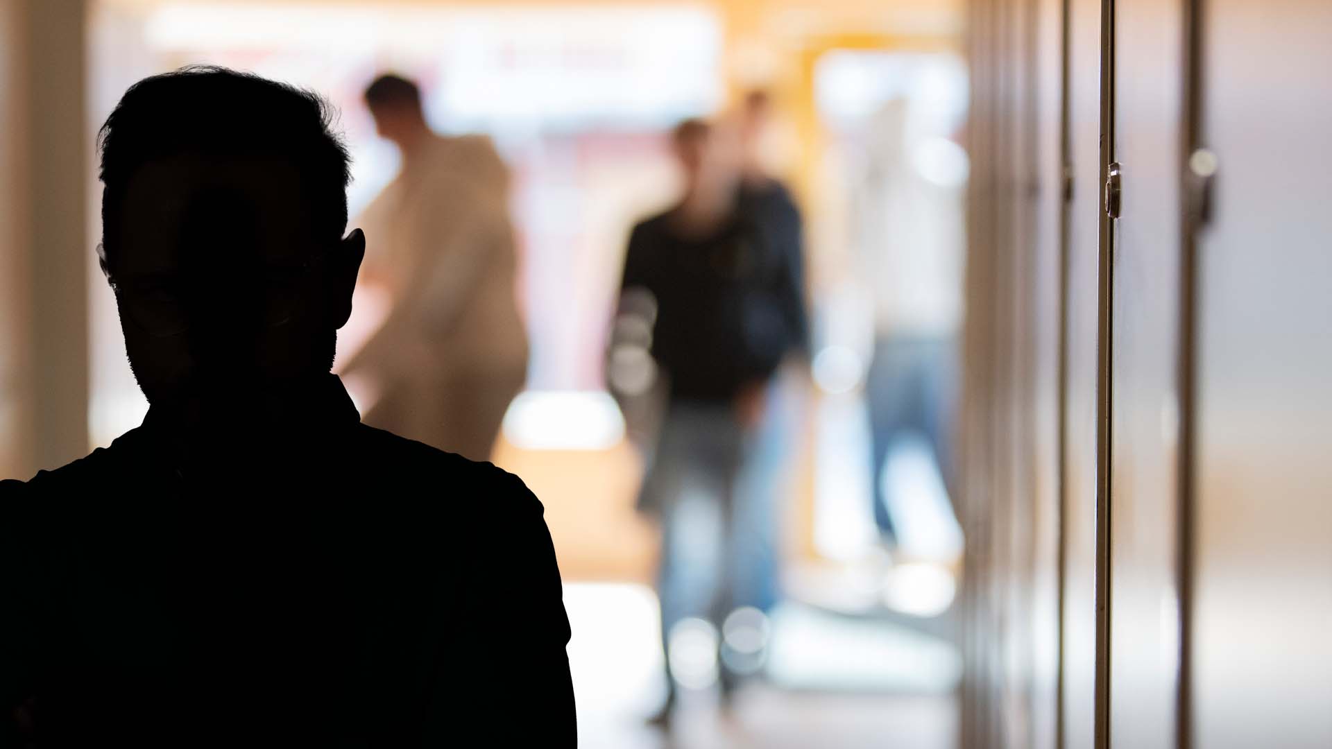 Uppgifter: Rektor gripen för flera våldtäkter mot tidigare elev