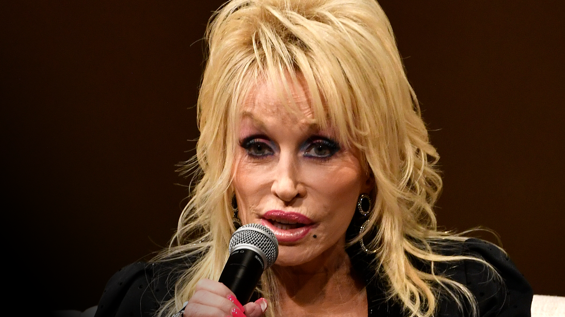 Parton: ”Har dåliga nyheter”