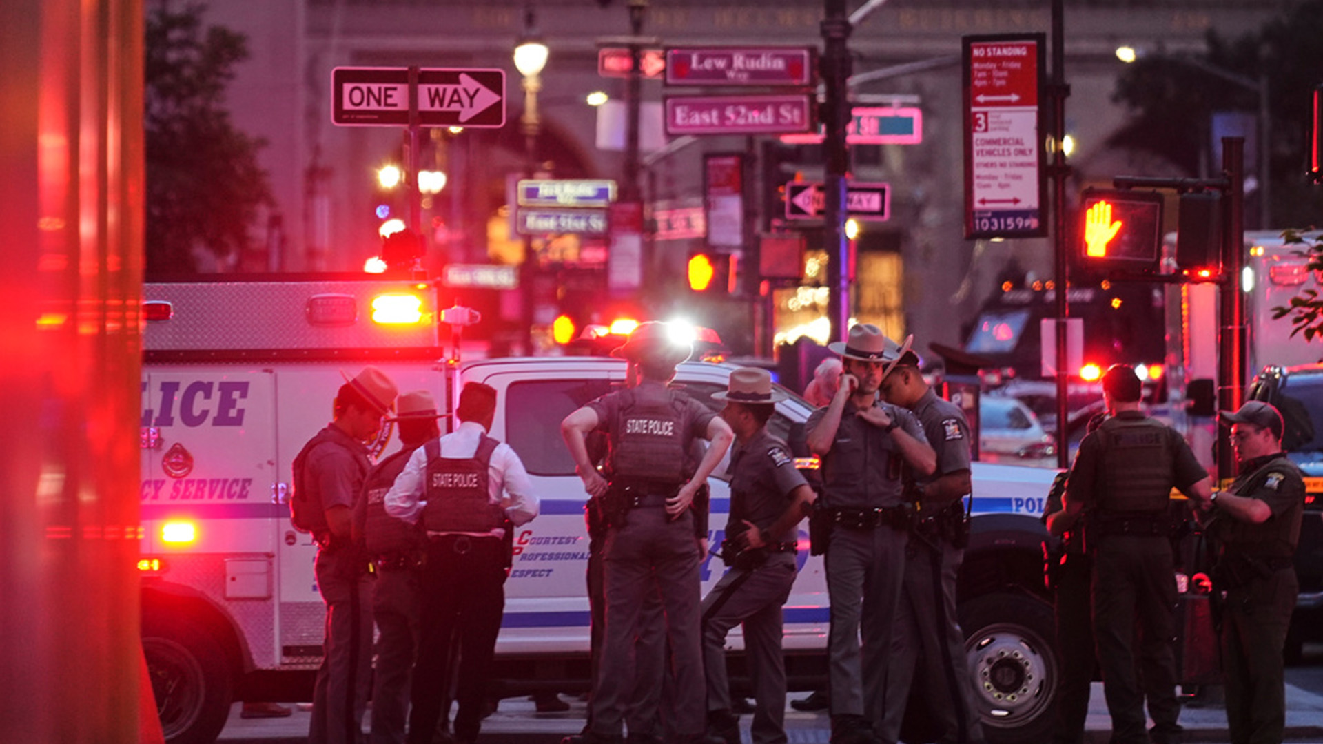 Skyskrapa på Manhattan: Så här hanterar du kriser i storstaden efter ihjälskjutningar