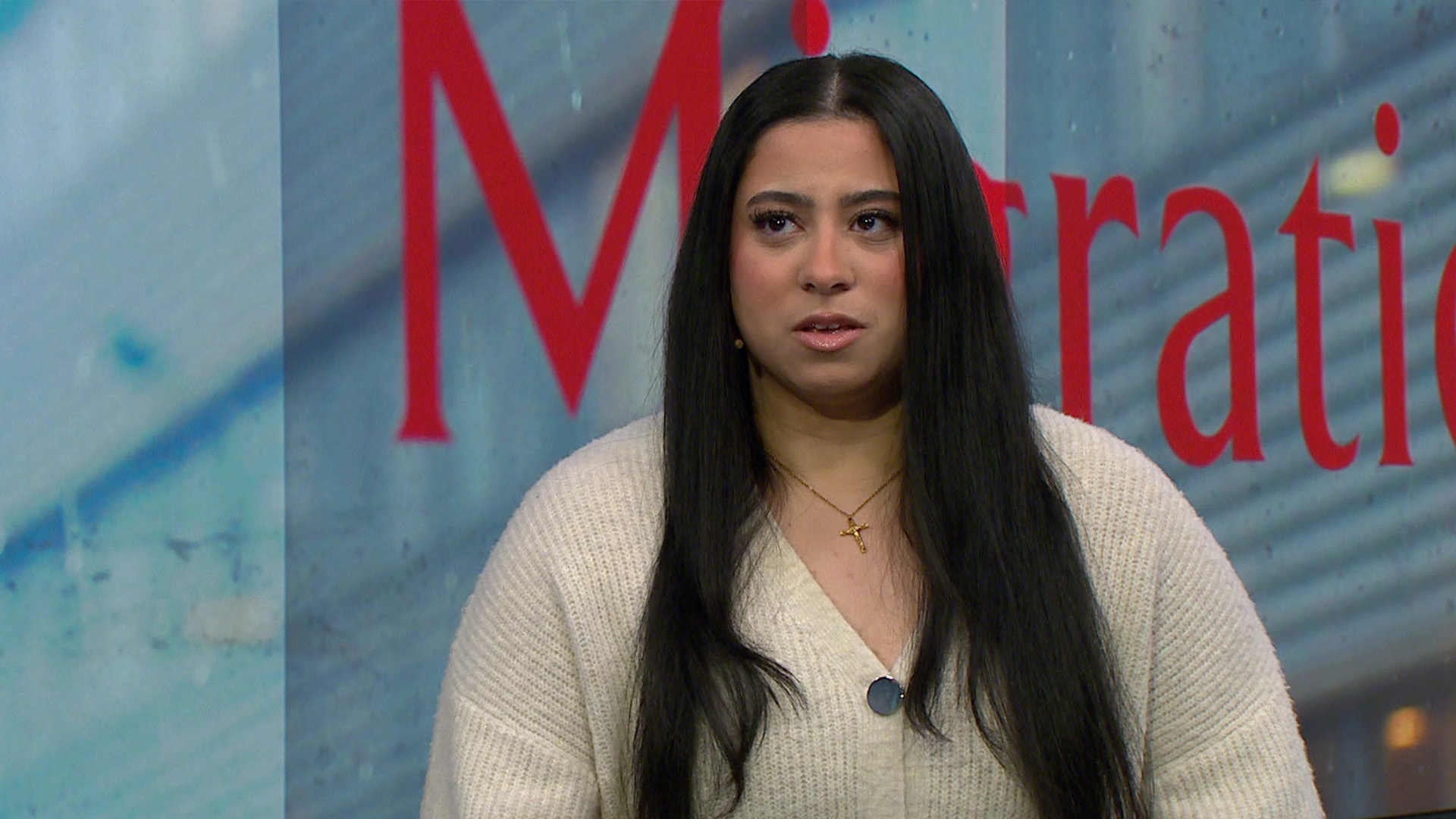 Jomana, 18, utvisas ensam till Egypten: ”Hela mitt liv är här”