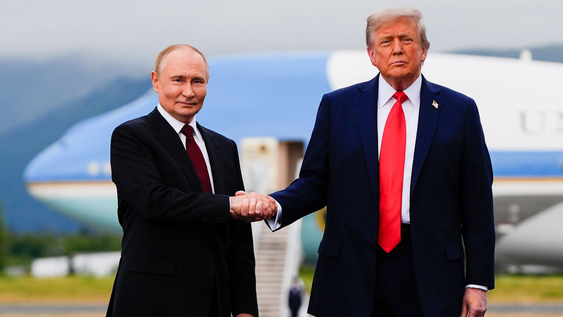 Putin Sitt Trump försvarar Putin – trots attackerna: Han höll sitt ord