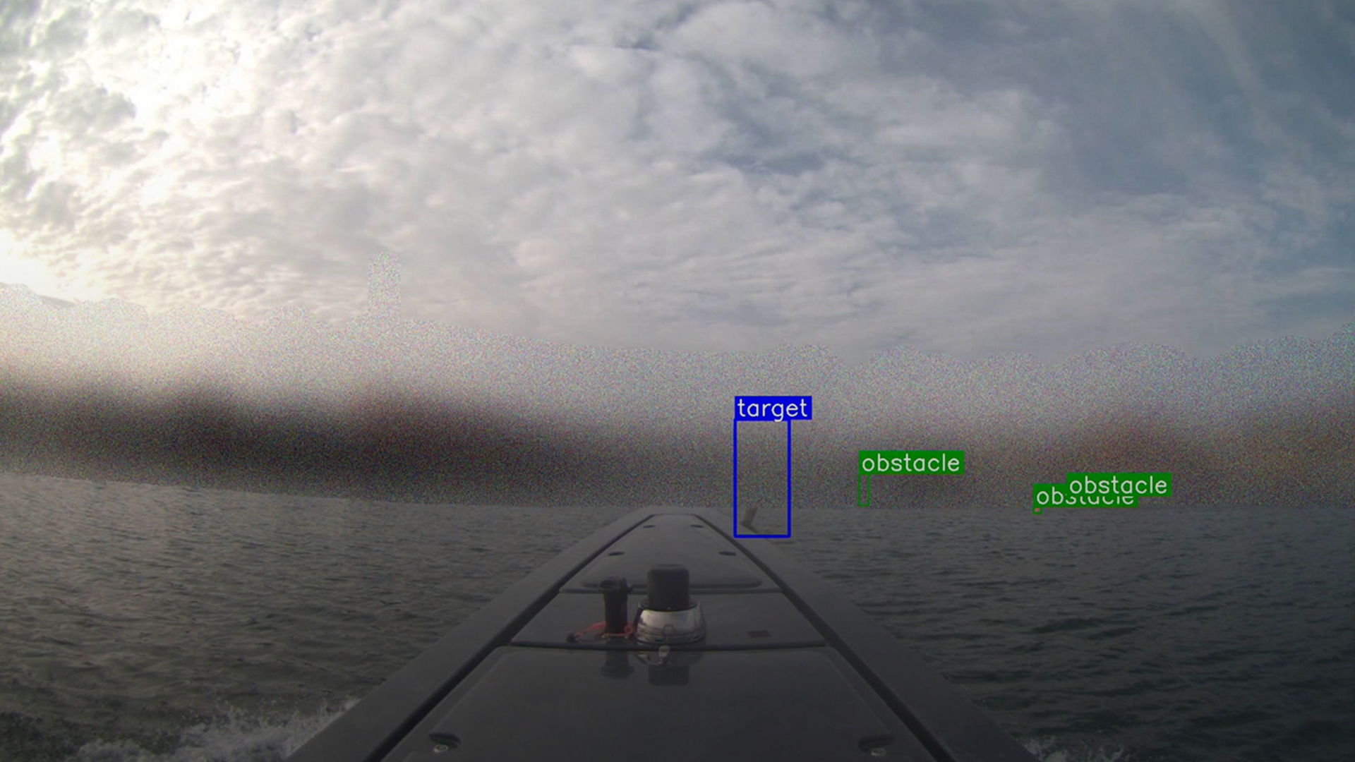 Här åker drönarbåt i svenskt vatten – kan bära på bomber