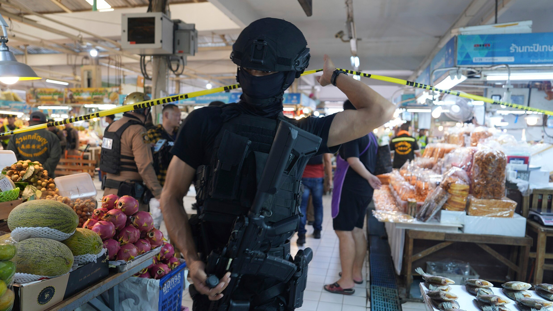 Fyra dödade i masskjutning på matmarknad i Bangkok – Så här skyddar du dig på offentliga platser!