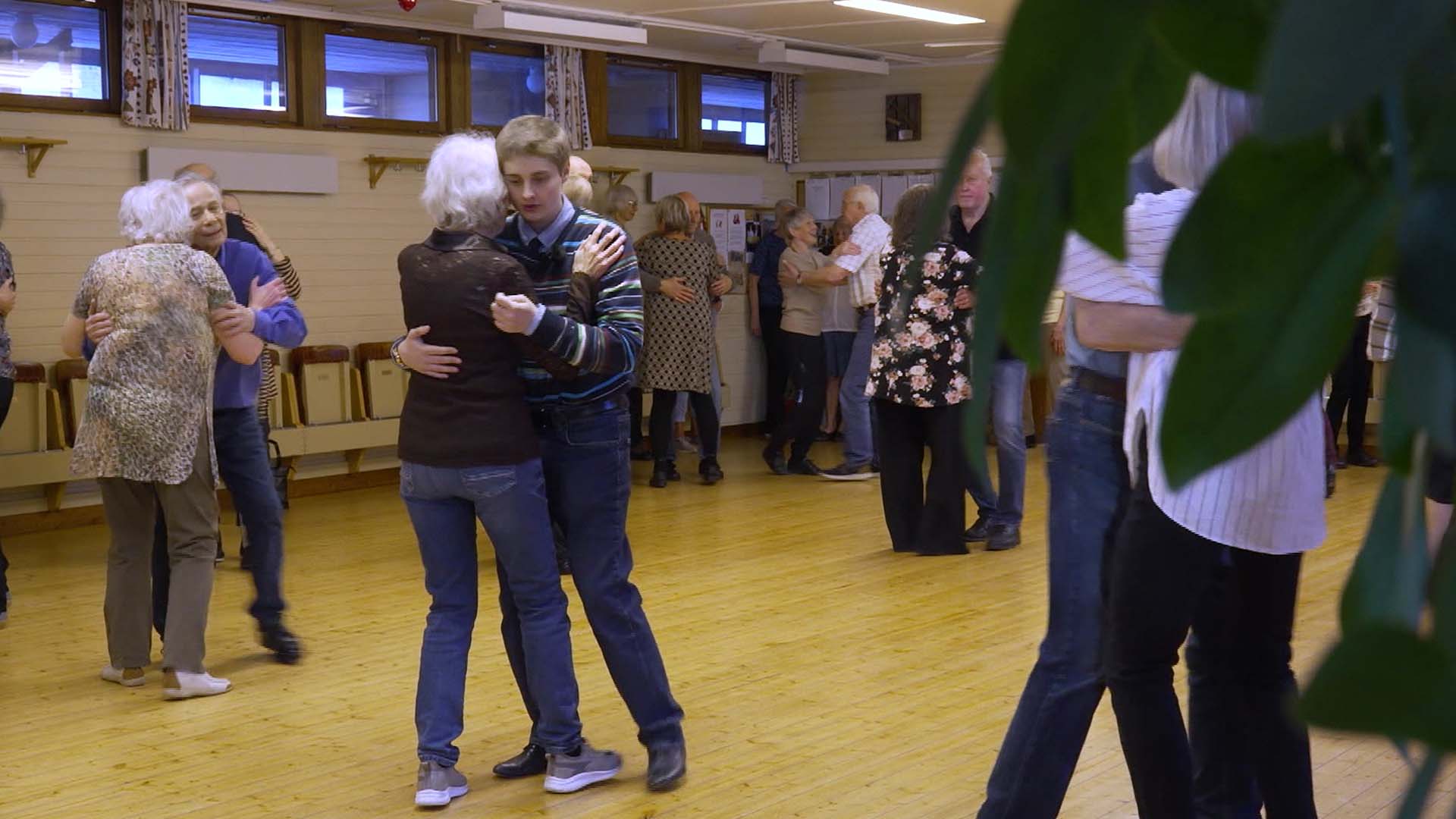 Aksel, 16, älskar gammeldans: ”Alla bekymmer försvinner”