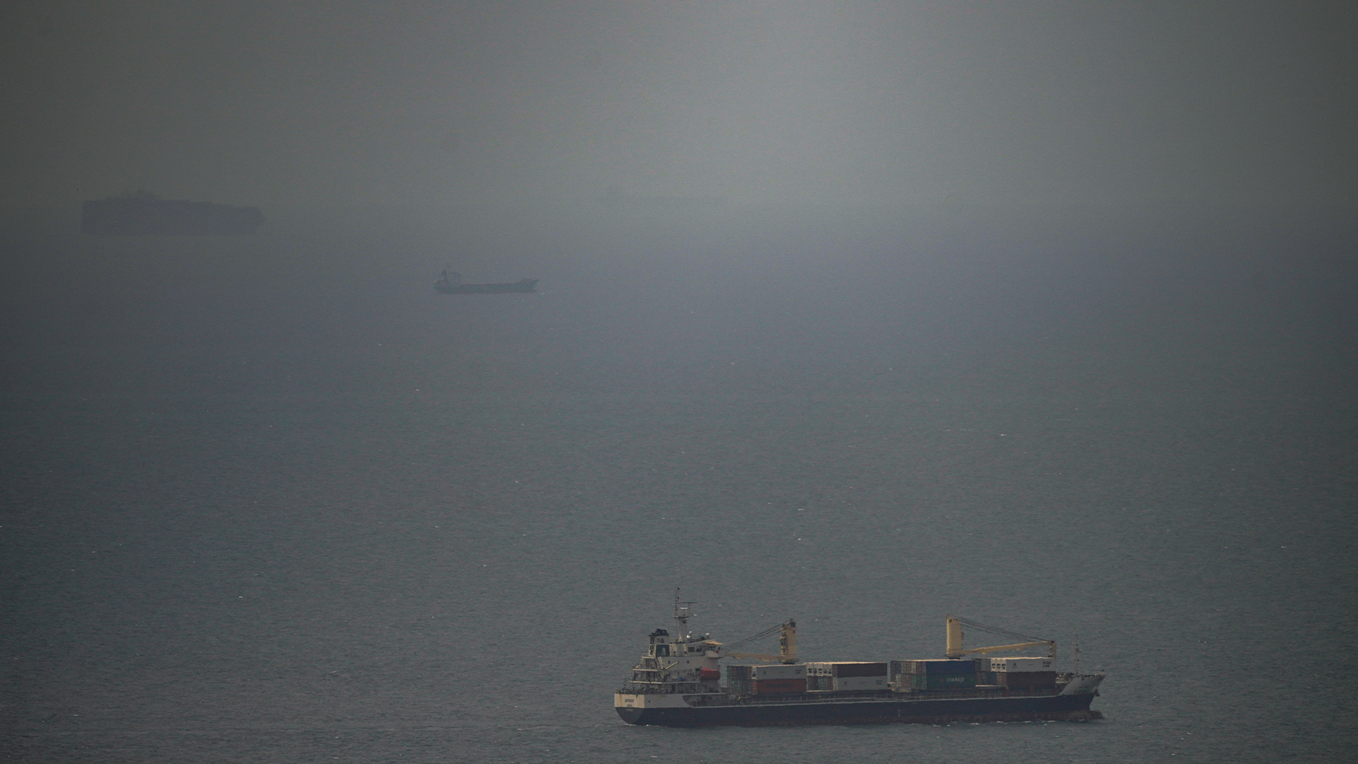 Källor: Kan ta sex månader att minröja Hormuzsundet