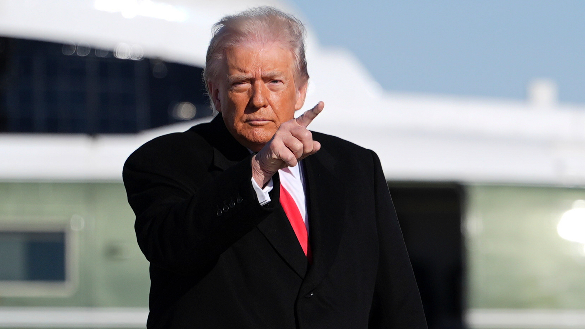 Trump till Iran ”Hjälp är på väg”