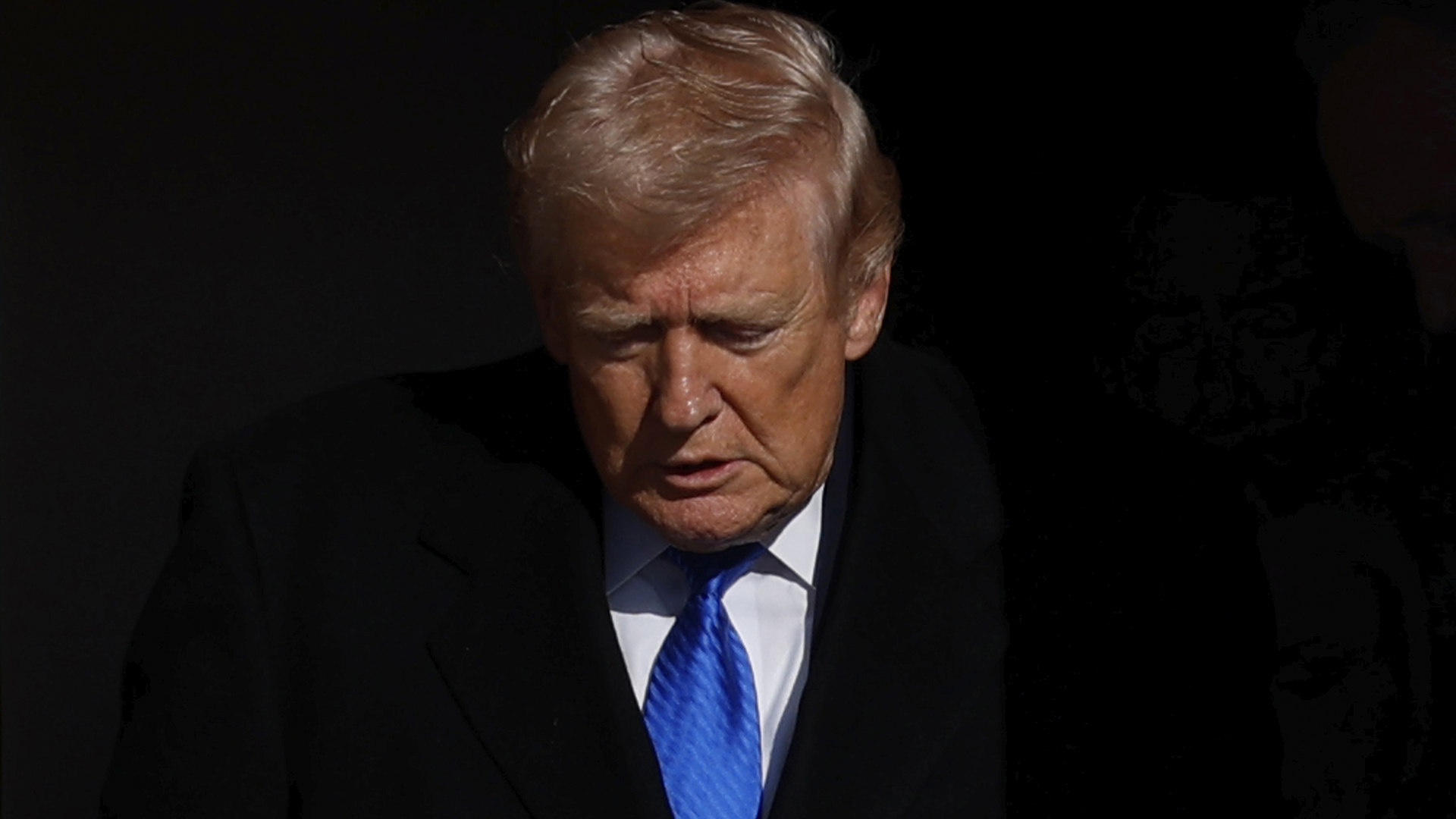 Märklig miljardrullning innan Trumps utspel:  