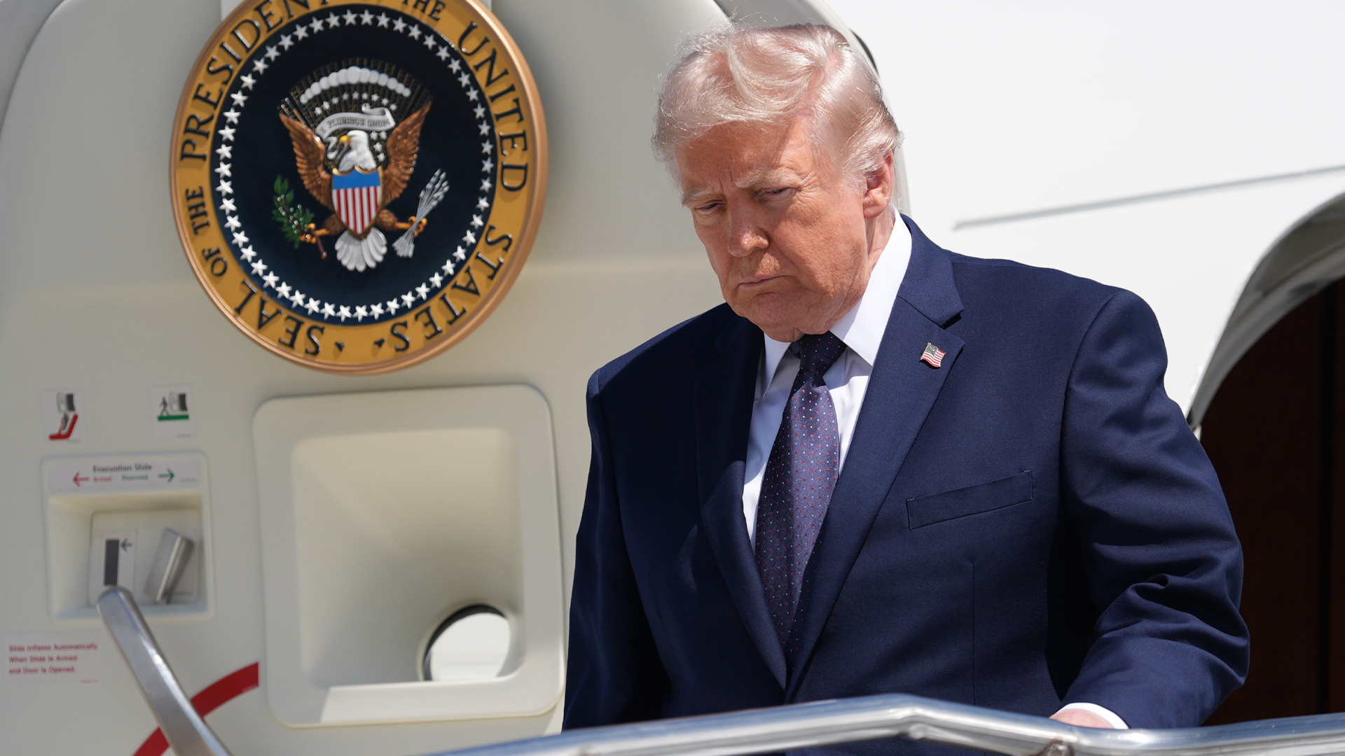 Fler arabländer vädjar nu till Trump: Avsluta kriget