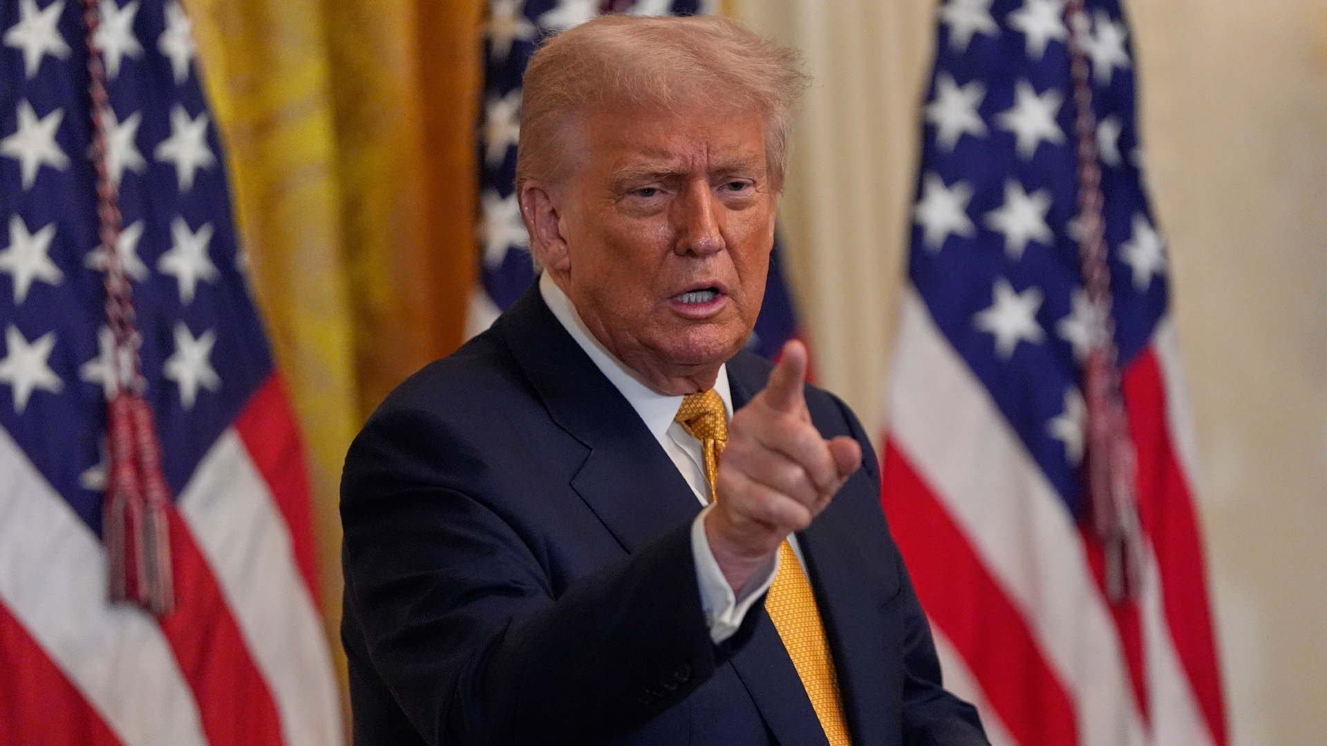 Skulle skickas till kvinnor i Afrika • Rasar mot Trump-administrationen
