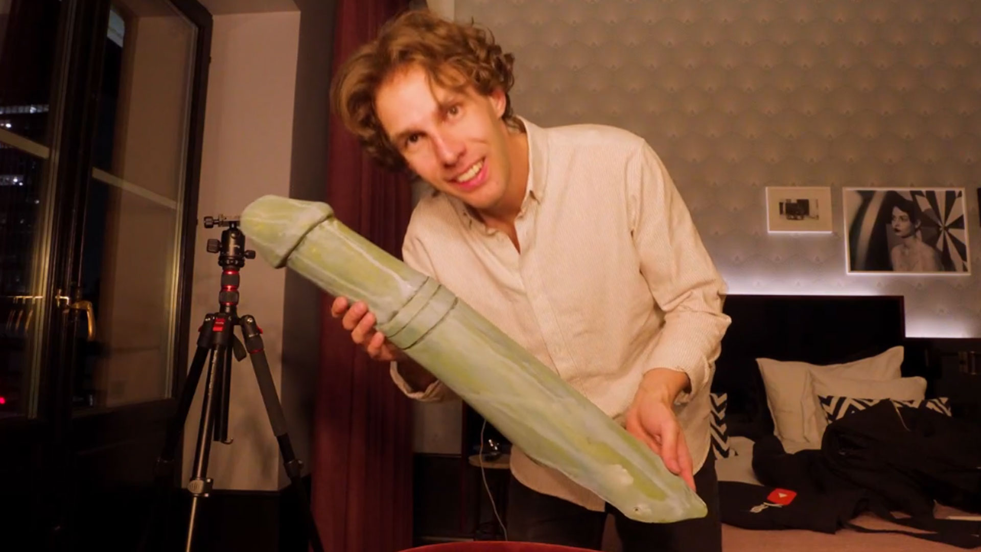 Fabian tar på sig peniskuppen:  ”Alla uppskattar en stor snopp”