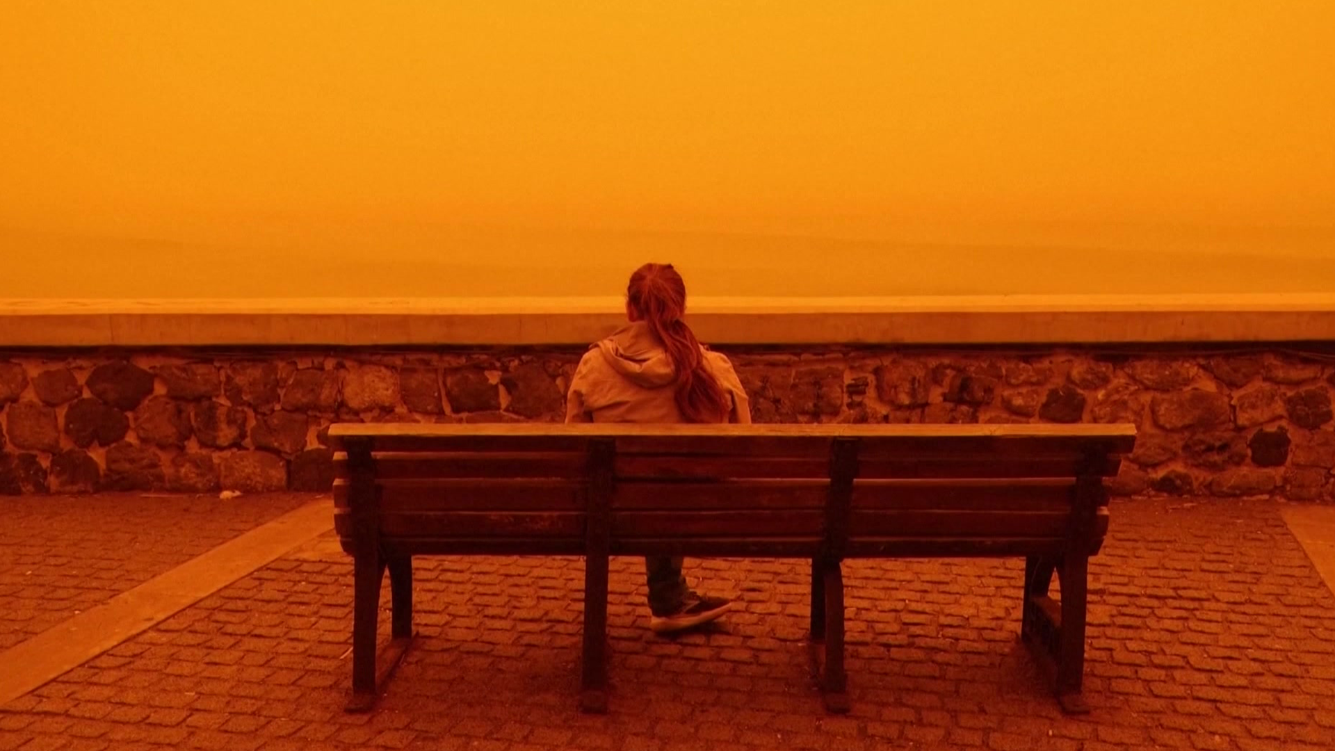 Orange dimma över hela ön – riskgrupper varnas