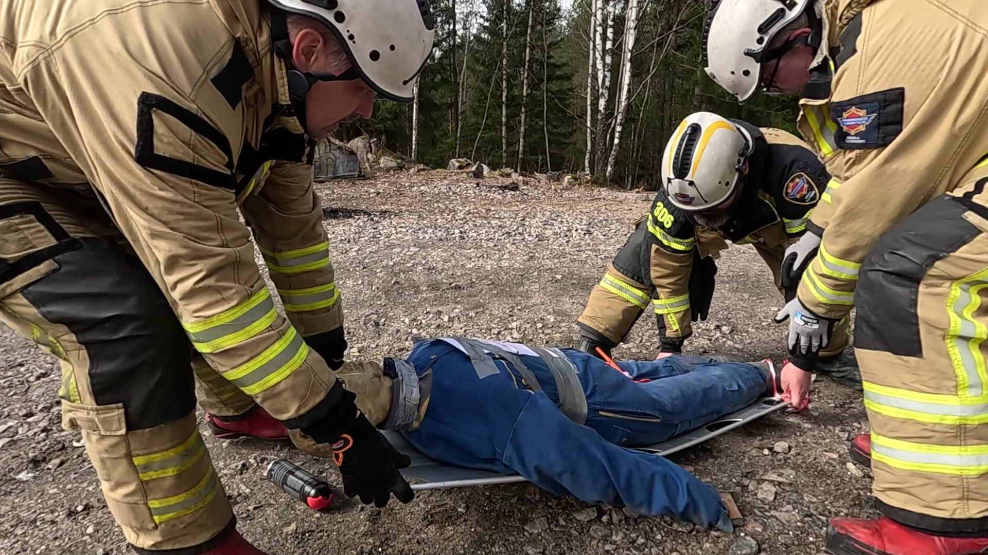 Här utbildas brandmännen för krig: ”Känns väldigt obehagligt”