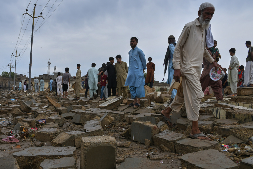 Flera döda i storm i Pakistan