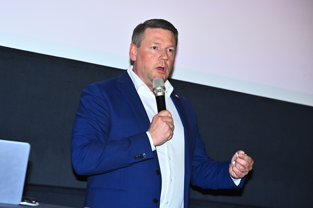S vill se granskning av Kristersson