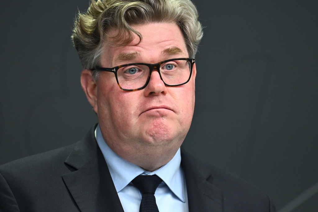 Regeringen får utökat beslutsfattande vid allvarliga kriser – vad betyder det för Sverige?