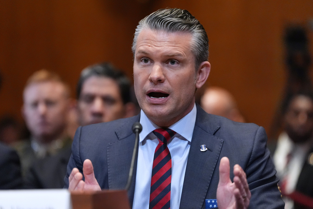 Hegseth: Redo att attackera Iran om inget avtal nås