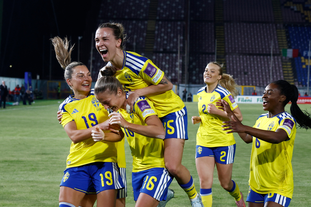 アンヘルダールがWC予選でスウェーデンに勝利をもたらした