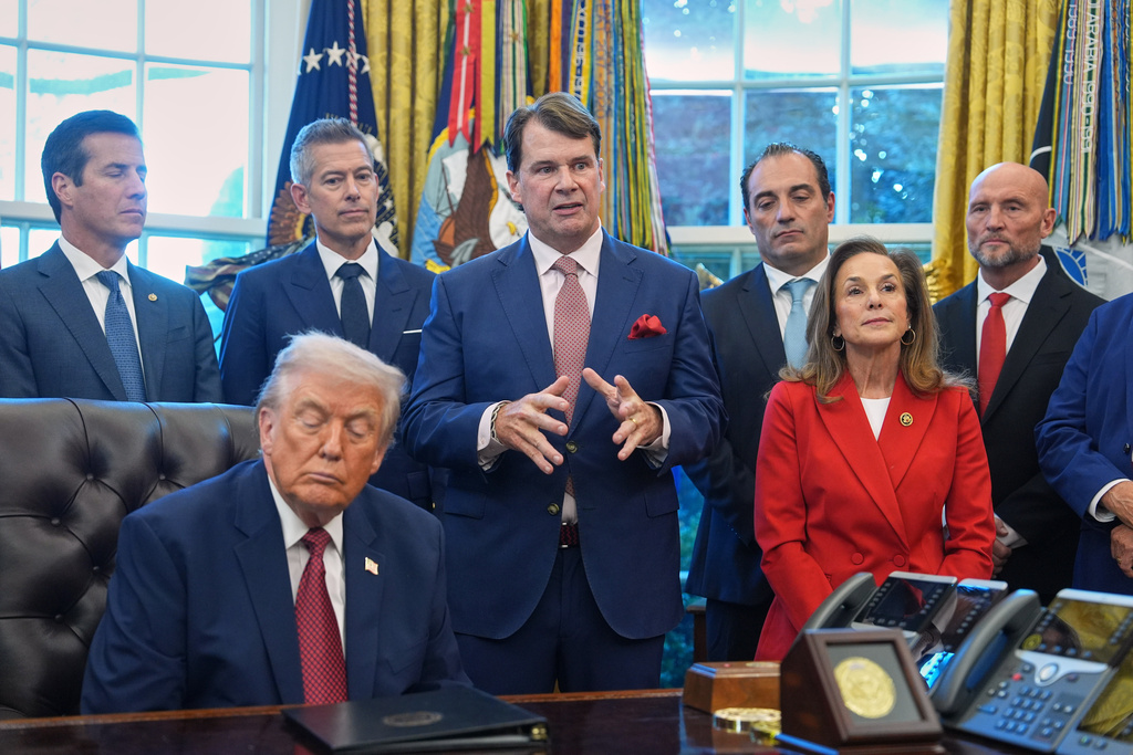 Trump lovar sänkta bränslekrav