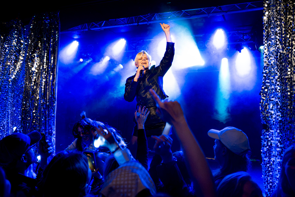 Robyn överraskade fans inför Stockholmsspelningen
