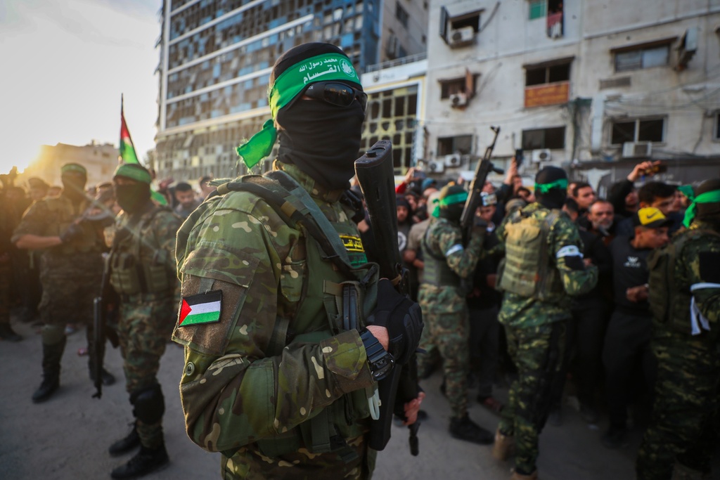 Trots kriget - Hamas kan fortfarande betala löner