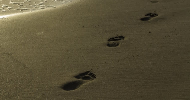 3 Simple Ways Product Managers Track Their Competitors