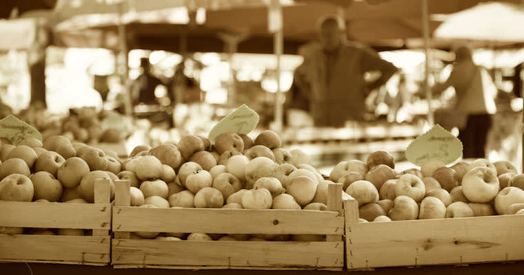The Founder’s Paradox: How to Sell When You Have No Salespeople
