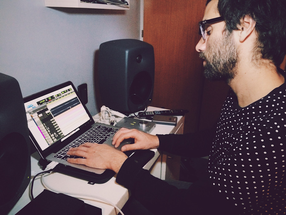 MakeMamaProud_OldStudio_Guille