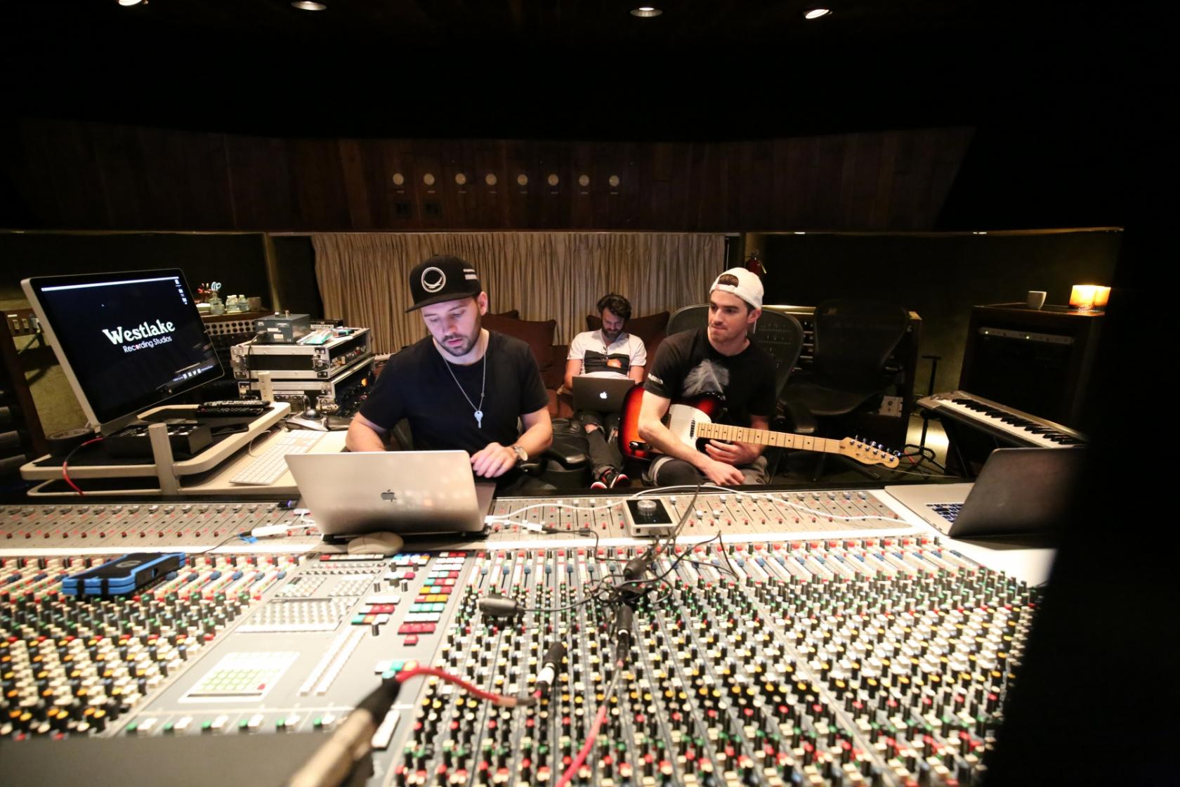 Mixing The Chainsmokers - Genelec.com