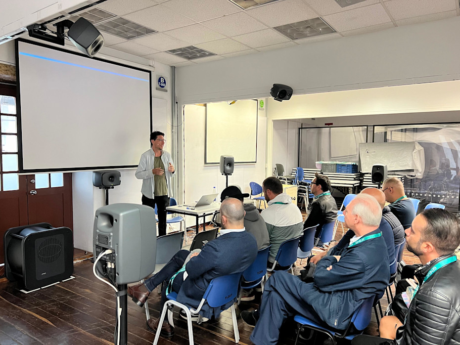 ImmersiveTour_Colombia_03_Andres Velazquez_One Thousand Birds