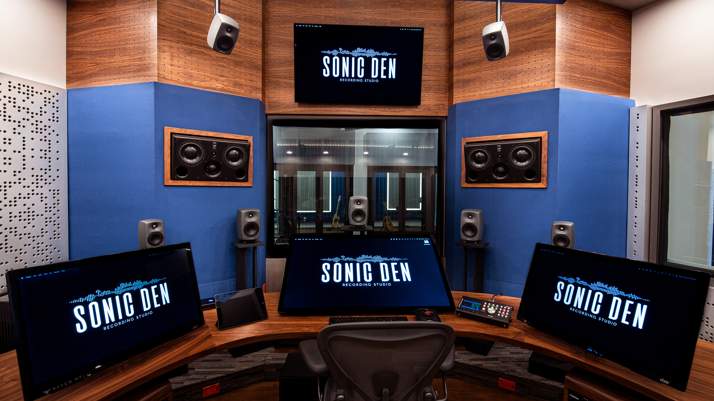 SonicDen studio center 2500px