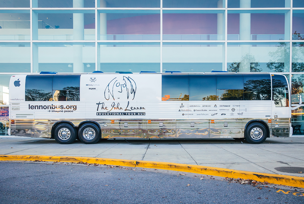 Lennon Bus Web Body 3