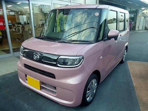 ダイハツタントが車検切れしたらどうする？車検を通す方や費用を抑える