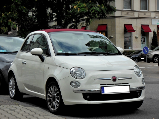 フィアット500が車検切れしたらどうする？車検を通す方や費用を抑える  